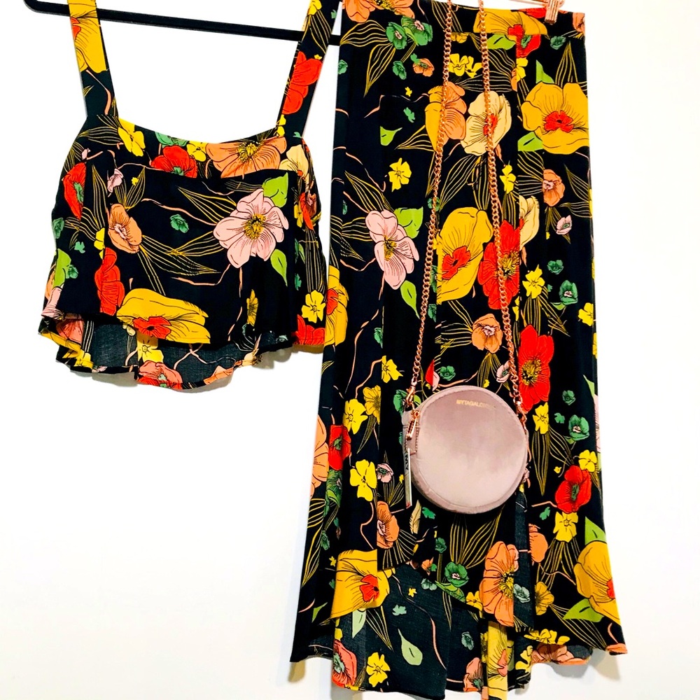 XIX PALMS Matching Festival Top & Skirt W/ Purse